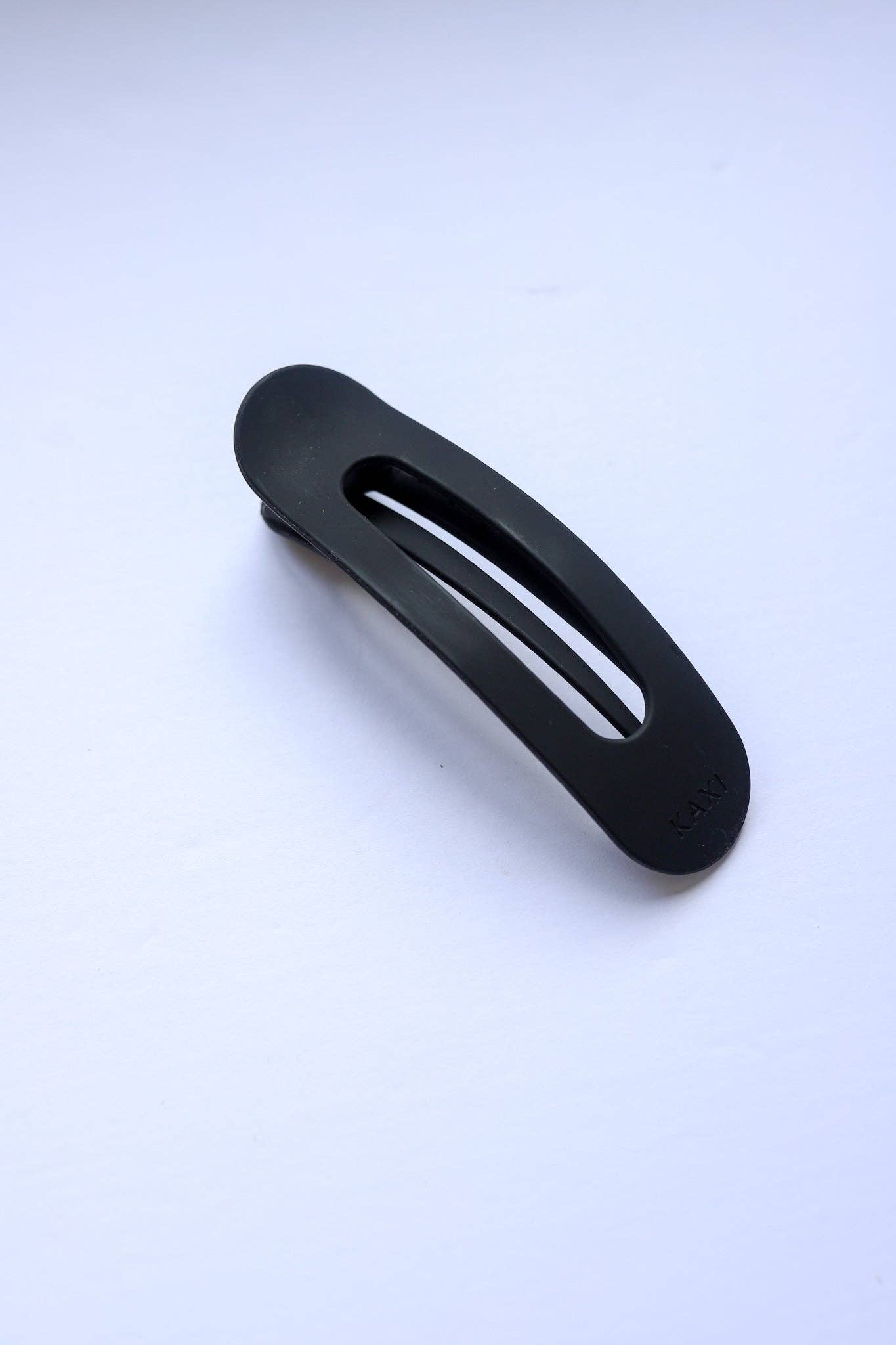OVERSIZED LAY DOWN CLAWS