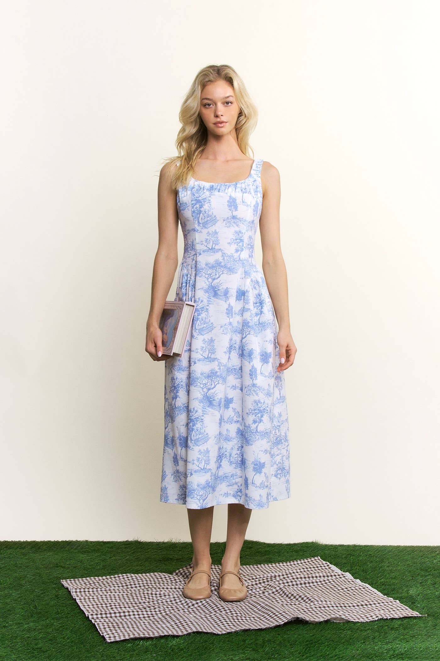 PRINTED SQUARE NECKLINE MIDI DRESS